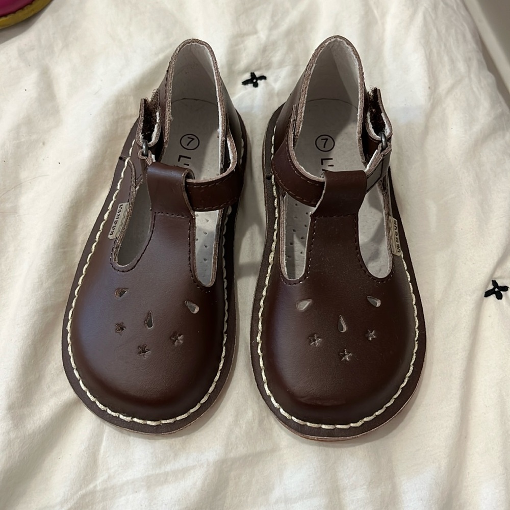 L’amour Brown T-strap